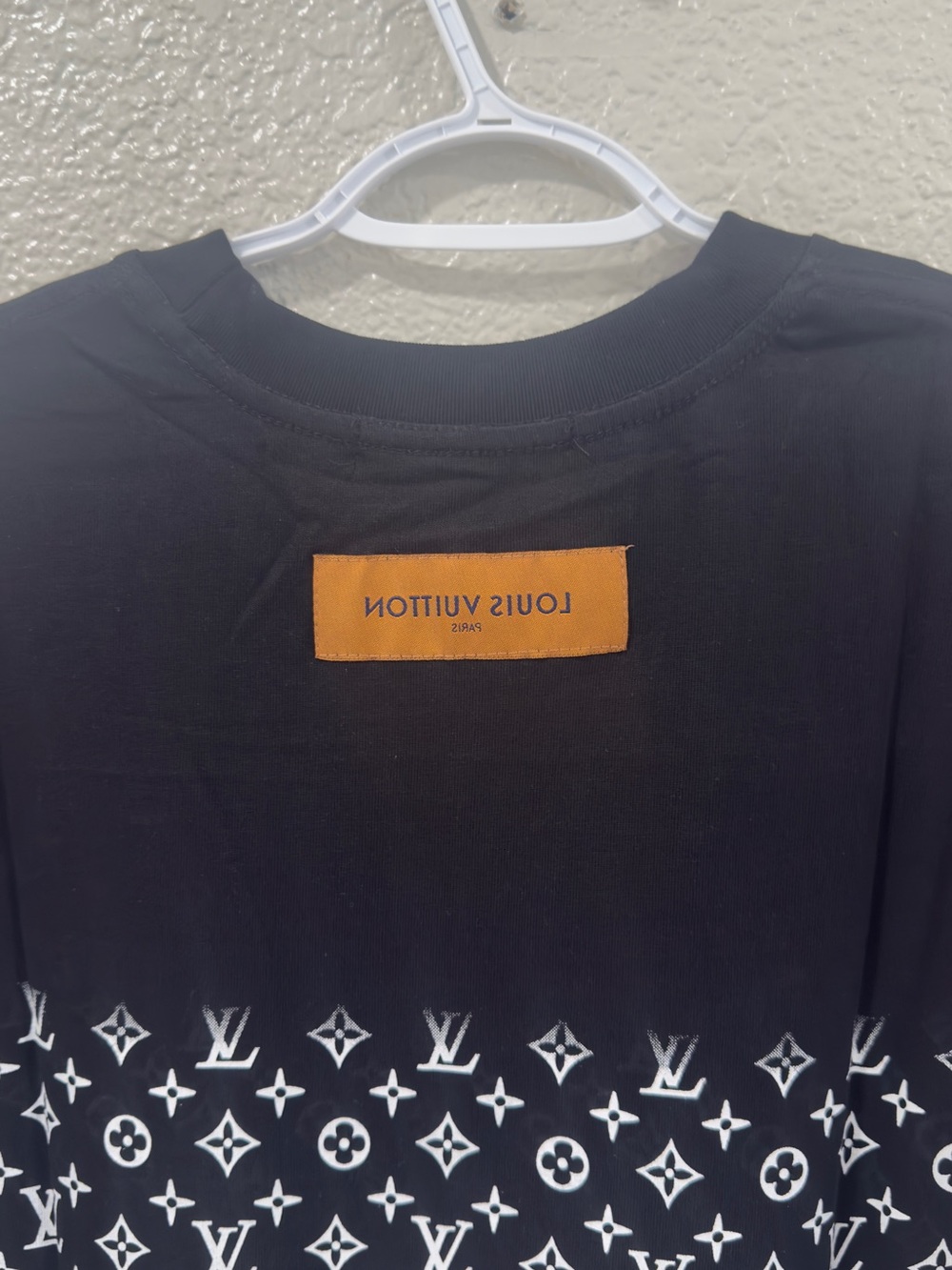 Louis Vuitton Black and White Monogram Short Sleeve Tee - Picture 4 of 4